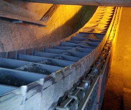 熟料(liào)槽式輸送機頭部(bù)裝置